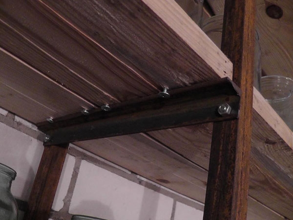 Как сделать удобные полки и стеллажи для гаража своими руками из дерева и металла