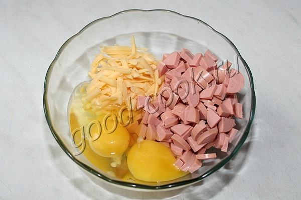 запечённый багет с яйцами и сыром