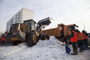 Вывоз снега: особенности уборки территории